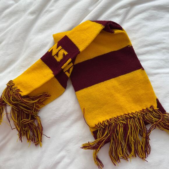 Vintage Washington Redskins Knit Scarf Burgundy Gold Fringe NFL Fan Gear - Picture 3 of 4